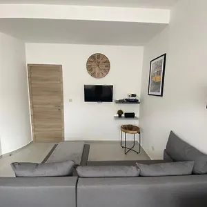 https://superbe-petite-appartement-lumineux-bien-decore-avec.brusselshotelsbook.com